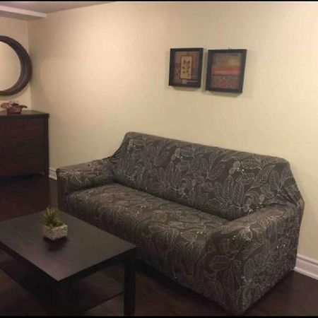 Cozy & Spacious Suite With Private Bathroom Near Toronto Airport ! Mississauga Zewnętrze zdjęcie