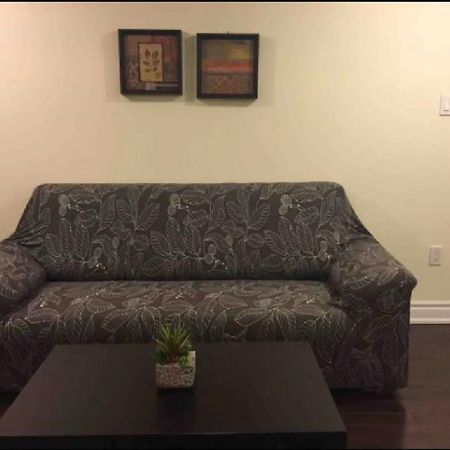 Cozy & Spacious Suite With Private Bathroom Near Toronto Airport ! Mississauga Zewnętrze zdjęcie