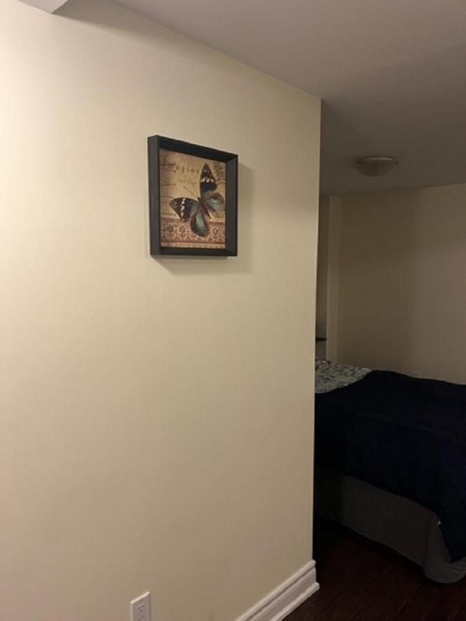 Cozy & Spacious Suite With Private Bathroom Near Toronto Airport ! Mississauga Zewnętrze zdjęcie