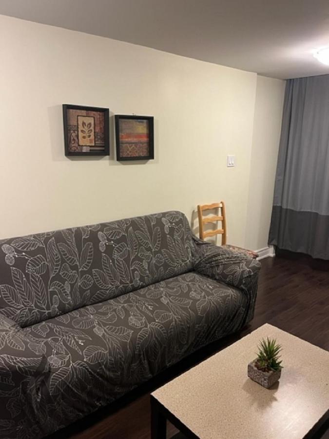 Cozy & Spacious Suite With Private Bathroom Near Toronto Airport ! Mississauga Zewnętrze zdjęcie