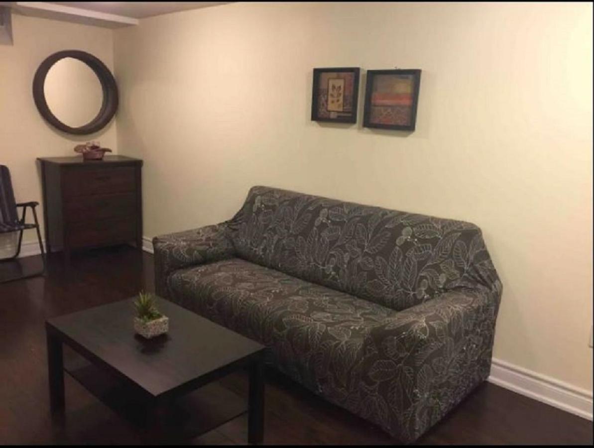 Cozy & Spacious Suite With Private Bathroom Near Toronto Airport ! Mississauga Zewnętrze zdjęcie