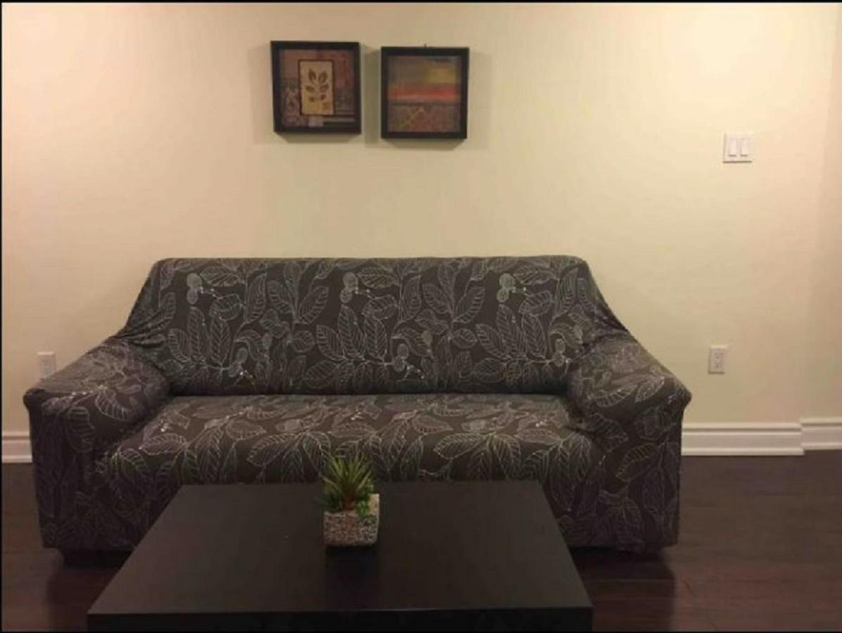 Cozy & Spacious Suite With Private Bathroom Near Toronto Airport ! Mississauga Zewnętrze zdjęcie